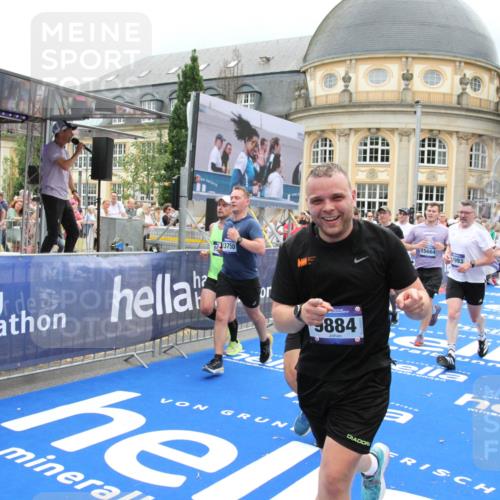 29.06.2025 - hella hamburg halbmarathon Michael Strokosch http://msf.ph/oto/8366756 29.06.2025 10:57:18 Ziel 1387, 1877, 2417, 2676, 4167, 4940, 8585, 9577, 9884, 9934, 10383, 11590, 11612, 12014, 13750, 14139, 15110, 15229, 15664, 16625, 17660, 17779, 17848, 17993, 19184 meine-sportfotos.de