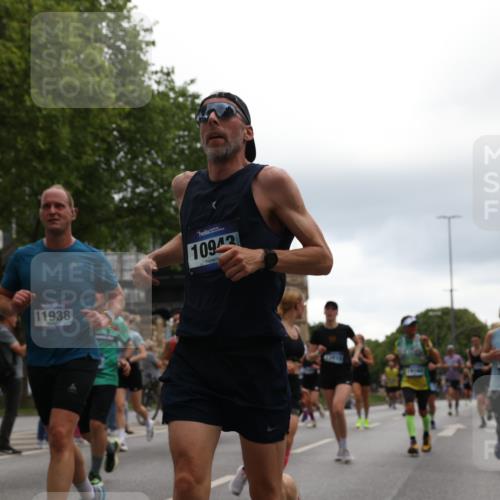 29.06.2025 - hella hamburg halbmarathon Yannick Fuchs http://msf.ph/oto/8366757 29.06.2025 10:53:24 20KM 2006, 2348, 2584, 2957, 2978, 3114, 3181, 3279, 3425, 3983, 4088, 4592, 4796, 5885, 6087, 6220, 6438, 7031, 7223, 7287, 10488, 10587, 10759, 10896, 10943, 11018, 11757, 11935, 11938, 12206, 12261, 12564, 12633, 12736, 12779, 12862, 13583, 13761, 14567, 14732, 14902, 14928, 14965, 15232, 15284, 15785, 16227, 16341, 16754, 16910, 16915, 16980, 17176, 17304, 17503, 17630, 18467, 18485, 18716, 18855, 19015, 19160 meine-sportfotos.de