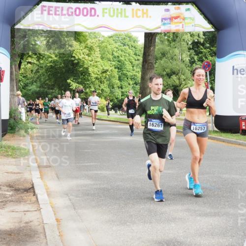 29.06.2025 - hella hamburg halbmarathon MichiJ http://msf.ph/oto/8366767 29.06.2025 10:44:00 Zwischen KM18-KM19 2676, 2883, 4833, 4940, 4951, 5570, 6835, 11083, 11554, 13523, 14867, 15349, 16257, 16261, 17617, 17779, 18388 meine-sportfotos.de