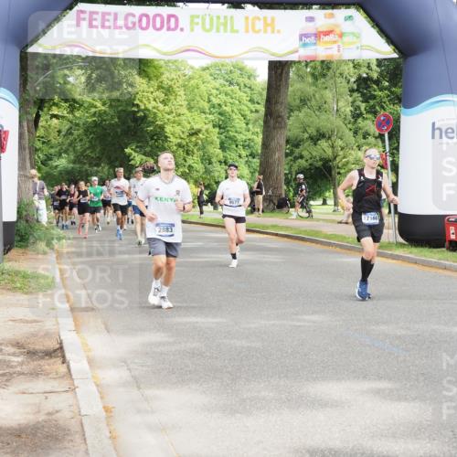 29.06.2025 - hella hamburg halbmarathon MichiJ http://msf.ph/oto/8366772 29.06.2025 10:44:02 Zwischen KM18-KM19 2883, 4833, 4951, 5570, 6835, 9577, 11083, 11554, 15349, 16257, 16261, 17160, 17617, 18388 meine-sportfotos.de