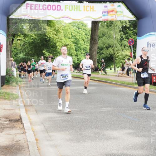 29.06.2025 - hella hamburg halbmarathon MichiJ http://msf.ph/oto/8366833 29.06.2025 10:44:03 Zwischen KM18-KM19 2883, 4833, 4951, 5570, 6835, 9577, 11083, 11554, 15349, 16257, 16261, 17160, 17617, 18388 meine-sportfotos.de