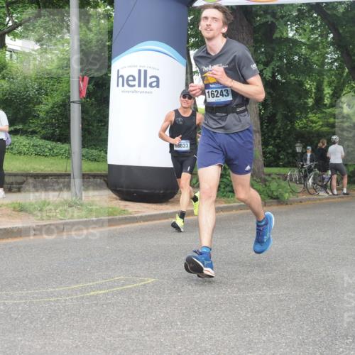 29.06.2025 - hella hamburg halbmarathon KatJ http://msf.ph/oto/8366846 29.06.2025 10:23:08 Zwischen KM18-KM19 1080, 7534, 8312 meine-sportfotos.de