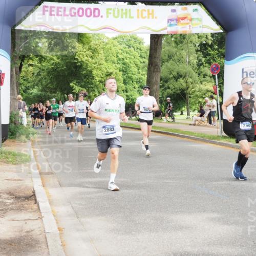 29.06.2025 - hella hamburg halbmarathon MichiJ http://msf.ph/oto/8366847 29.06.2025 10:44:03 Zwischen KM18-KM19 2883, 4833, 4951, 5570, 6835, 9577, 11083, 11554, 15349, 16257, 16261, 17160, 17617, 18388 meine-sportfotos.de