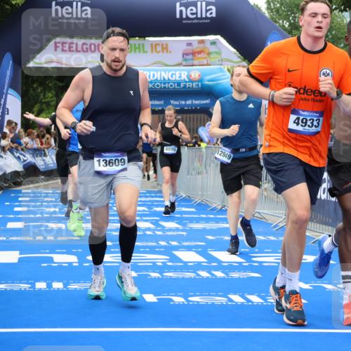 29.06.2025 - hella hamburg halbmarathon Strokosch-Dieckow http://msf.ph/oto/8366897 29.06.2025 10:50:17 Ziel 1119, 4247, 4933, 6795, 7930, 7932, 8899, 8921, 10371, 11607, 12035, 12235, 12949, 13609, 13690, 14034, 15620, 16000, 16242, 18499, 18811, 19040 meine-sportfotos.de