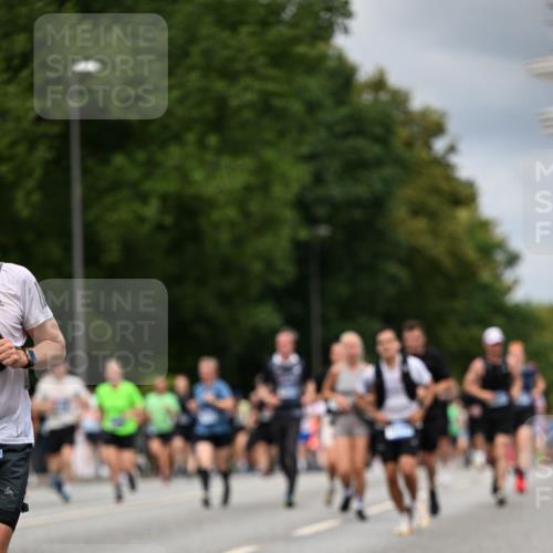 29.06.2025 - hella hamburg halbmarathon Dr. Thomas Lammeyer http://msf.ph/oto/8366994 29.06.2025 10:41:51 Kennedybrücke 1337, 1339, 1475, 1799, 1819, 2016, 2031, 2104, 2272, 2480, 2853, 4347, 4442, 4618, 4762, 5522, 5523, 5640, 5940, 6243, 6821, 6955, 7085, 7124, 7321, 7544, 8499, 8758, 8811, 8843, 8985, 9288, 9894, 10159, 10506, 10836, 10919 meine-sportfotos.de