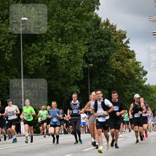 29.06.2025 - hella hamburg halbmarathon Dr. Thomas Lammeyer http://msf.ph/oto/8367101 29.06.2025 10:41:51 Kennedybrücke 1337, 1339, 1475, 1799, 1819, 2016, 2031, 2104, 2272, 2480, 2853, 4347, 4442, 4618, 4762, 5522, 5523, 5640, 5940, 6243, 6821, 6955, 7085, 7124, 7321, 7544, 8499, 8758, 8811, 8843, 8985, 9288, 9894, 10159, 10506, 10836, 10919 meine-sportfotos.de