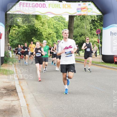 29.06.2025 - hella hamburg halbmarathon MichiJ http://msf.ph/oto/8367154 29.06.2025 10:44:08 Zwischen KM18-KM19 1715, 1719, 2025, 2883, 3093, 4467, 9577, 15189, 16093, 17160 meine-sportfotos.de