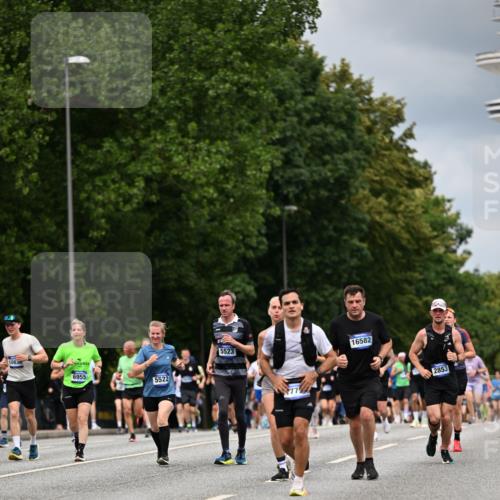 29.06.2025 - hella hamburg halbmarathon Dr. Thomas Lammeyer http://msf.ph/oto/8367161 29.06.2025 10:41:52 Kennedybrücke 1337, 1339, 1475, 1799, 1819, 2016, 2031, 2480, 2853, 4347, 4442, 4618, 4762, 5139, 5522, 5523, 5640, 6243, 6821, 6955, 7085, 7124, 7321, 7544, 8499, 8811, 8843, 8985, 9288, 9894, 10159, 10506, 10836, 10919 meine-sportfotos.de