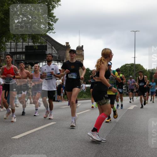 29.06.2025 - hella hamburg halbmarathon Yannick Fuchs http://msf.ph/oto/8367180 29.06.2025 10:53:25 20KM 2348, 2584, 2780, 2957, 2978, 3114, 3279, 3425, 3983, 4088, 4592, 4796, 5885, 6087, 6220, 6438, 7031, 7223, 7287, 10488, 10587, 10759, 10896, 10943, 11018, 11757, 11935, 11938, 12206, 12261, 12564, 12633, 12736, 12779, 12862, 13583, 13706, 13761, 14567, 14732, 14902, 14928, 14965, 15232, 15284, 15785, 16227, 16341, 16754, 16910, 16915, 16980, 17176, 17304, 17503, 17630, 18467, 18485, 18716, 18855, 19015, 19160 meine-sportfotos.de