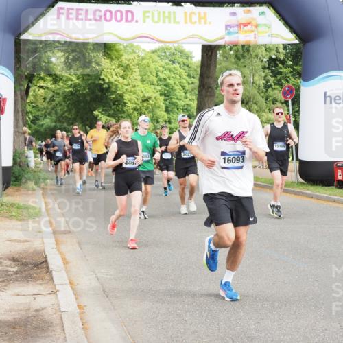 29.06.2025 - hella hamburg halbmarathon MichiJ http://msf.ph/oto/8367216 29.06.2025 10:44:08 Zwischen KM18-KM19 1715, 1719, 2025, 2883, 3093, 4467, 9577, 15189, 16093, 17160 meine-sportfotos.de
