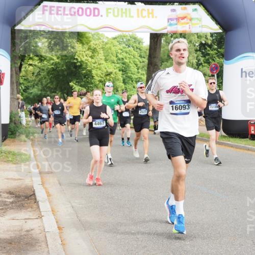 29.06.2025 - hella hamburg halbmarathon MichiJ http://msf.ph/oto/8367229 29.06.2025 10:44:08 Zwischen KM18-KM19 1715, 1719, 2025, 2883, 3093, 4467, 9577, 15189, 16093, 17160 meine-sportfotos.de