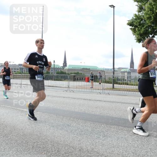 29.06.2025 - hella hamburg halbmarathon Lena Gebhardt http://msf.ph/oto/8367250 29.06.2025 10:14:35 Lombardsbrücke 8147, 6287, 3020, 20, 1071, 1406, 1728, 2046, 2494, 2601, 2690, 2990, 3020, 3025, 3154, 3454, 3691, 3756, 3834, 3939, 4032, 5191, 5608, 5670, 5981, 6028, 6083, 6089, 6366, 6935, 7195, 7209, 7442, 7802, 7840, 7991, 8001, 8055, 8057, 8147, 8409, 8755, 8892, 9173, 9556, 9663, 9709, 9845, 10224, 10391, 10610, 10963, 12467, 12938, 13237, 13285, 14488, 16126 meine-sportfotos.de