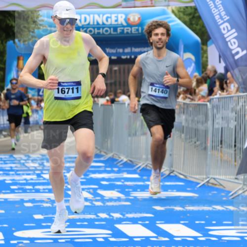 29.06.2025 - hella hamburg halbmarathon Strokosch-Dieckow http://msf.ph/oto/8367263 29.06.2025 10:28:22 Ziel 3075, 5328, 12529, 14140, 16711, 17374 meine-sportfotos.de