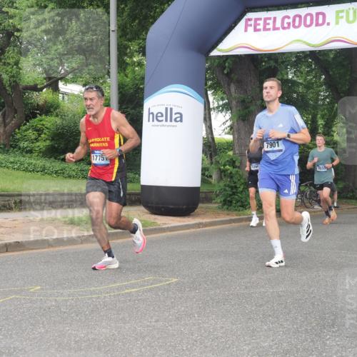 29.06.2025 - hella hamburg halbmarathon KatJ http://msf.ph/oto/8367268 29.06.2025 10:23:11 Zwischen KM18-KM19 7534, 7901, 8312 meine-sportfotos.de