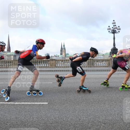 29.06.2025 - hella hamburg halbmarathon Lena Gebhardt http://msf.ph/oto/8367272 29.06.2025 08:49:28 Lombardsbrücke 449, 241, 454, 290 meine-sportfotos.de