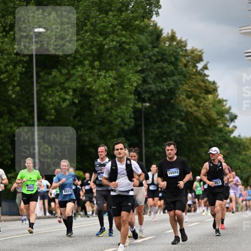 29.06.2025 - hella hamburg halbmarathon Dr. Thomas Lammeyer http://msf.ph/oto/8367273 29.06.2025 10:41:52 Kennedybrücke 1337, 1339, 1475, 1799, 1819, 2016, 2031, 2480, 2853, 4347, 4442, 4618, 4762, 5139, 5522, 5523, 5640, 6243, 6821, 6955, 7085, 7124, 7321, 7544, 8499, 8811, 8843, 8985, 9288, 9894, 10159, 10506, 10836, 10919 meine-sportfotos.de