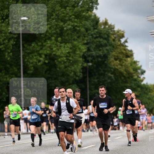 29.06.2025 - hella hamburg halbmarathon Dr. Thomas Lammeyer http://msf.ph/oto/8367314 29.06.2025 10:41:53 Kennedybrücke 1337, 1339, 1475, 1799, 2016, 2031, 2480, 2853, 4442, 4618, 4762, 5139, 5522, 5523, 5640, 6243, 6821, 6955, 7085, 7124, 7321, 7544, 8499, 8811, 8843, 8985, 9288, 9894, 10159, 10506, 10836, 10919 meine-sportfotos.de