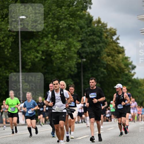 29.06.2025 - hella hamburg halbmarathon Dr. Thomas Lammeyer http://msf.ph/oto/8367328 29.06.2025 10:41:53 Kennedybrücke 1337, 1339, 1475, 1799, 2016, 2031, 2480, 2853, 4442, 4618, 4762, 5139, 5522, 5523, 5640, 6243, 6821, 6955, 7085, 7124, 7321, 7544, 8499, 8811, 8843, 8985, 9288, 9894, 10159, 10506, 10836, 10919 meine-sportfotos.de