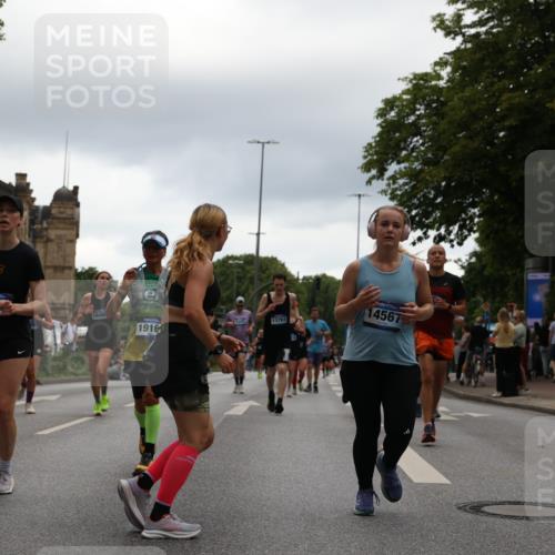 29.06.2025 - hella hamburg halbmarathon Yannick Fuchs http://msf.ph/oto/8367364 29.06.2025 10:53:25 20KM 2348, 2584, 2780, 2957, 2978, 3114, 3279, 3425, 3983, 4088, 4592, 4796, 5885, 6087, 6220, 6438, 7031, 7223, 7287, 10488, 10587, 10759, 10896, 10943, 11018, 11757, 11935, 11938, 12206, 12261, 12564, 12633, 12736, 12779, 12862, 13583, 13706, 13761, 14567, 14732, 14902, 14928, 14965, 15232, 15284, 15785, 16227, 16341, 16754, 16910, 16915, 16980, 17176, 17304, 17503, 17630, 18467, 18485, 18716, 18855, 19015, 19160 meine-sportfotos.de