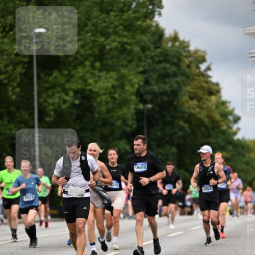 29.06.2025 - hella hamburg halbmarathon Dr. Thomas Lammeyer http://msf.ph/oto/8367377 29.06.2025 10:41:54 Kennedybrücke 1337, 1339, 1475, 1799, 2016, 2031, 2480, 2853, 4442, 4618, 4762, 5139, 5522, 5523, 5640, 6243, 6697, 6955, 7085, 7124, 7321, 7544, 8499, 8811, 8843, 8985, 9288, 9894, 10159, 10506, 10836 meine-sportfotos.de