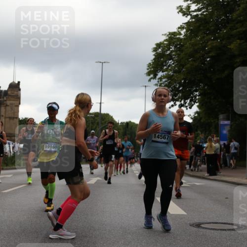 29.06.2025 - hella hamburg halbmarathon Yannick Fuchs http://msf.ph/oto/8367394 29.06.2025 10:53:25 20KM 2348, 2584, 2780, 2957, 2978, 3114, 3279, 3425, 3983, 4088, 4592, 4796, 5885, 6087, 6220, 6438, 7031, 7223, 7287, 10488, 10587, 10759, 10896, 10943, 11018, 11757, 11935, 11938, 12206, 12261, 12564, 12633, 12736, 12779, 12862, 13583, 13706, 13761, 14567, 14732, 14902, 14928, 14965, 15232, 15284, 15785, 16227, 16341, 16754, 16910, 16915, 16980, 17176, 17304, 17503, 17630, 18467, 18485, 18716, 18855, 19015, 19160 meine-sportfotos.de