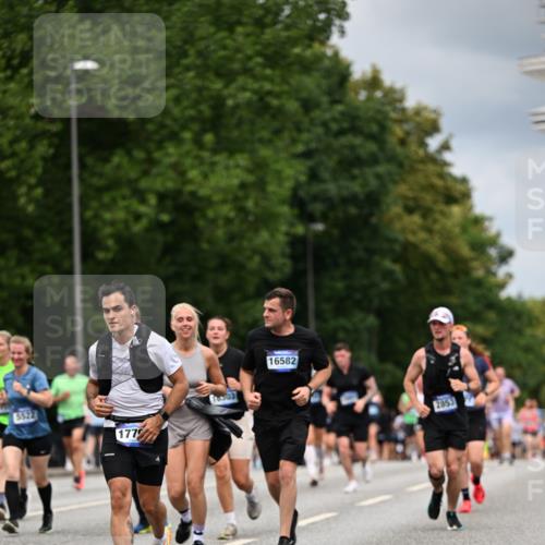 29.06.2025 - hella hamburg halbmarathon Dr. Thomas Lammeyer http://msf.ph/oto/8367434 29.06.2025 10:41:54 Kennedybrücke 1337, 1339, 1475, 1799, 2016, 2031, 2480, 2853, 4442, 4618, 4762, 5139, 5522, 5523, 5640, 6243, 6697, 6955, 7085, 7124, 7321, 7544, 8499, 8811, 8843, 8985, 9288, 9894, 10159, 10506, 10836 meine-sportfotos.de