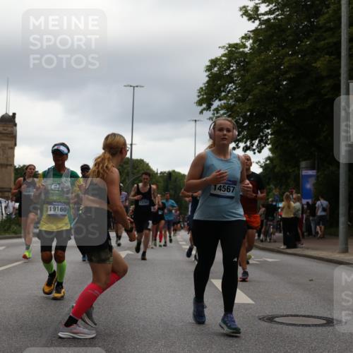 29.06.2025 - hella hamburg halbmarathon Yannick Fuchs http://msf.ph/oto/8367436 29.06.2025 10:53:25 20KM 2348, 2584, 2780, 2957, 2978, 3114, 3279, 3425, 3983, 4088, 4592, 4796, 5885, 6087, 6220, 6438, 7031, 7223, 7287, 10488, 10587, 10759, 10896, 10943, 11018, 11757, 11935, 11938, 12206, 12261, 12564, 12633, 12736, 12779, 12862, 13583, 13706, 13761, 14567, 14732, 14902, 14928, 14965, 15232, 15284, 15785, 16227, 16341, 16754, 16910, 16915, 16980, 17176, 17304, 17503, 17630, 18467, 18485, 18716, 18855, 19015, 19160 meine-sportfotos.de