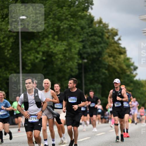 29.06.2025 - hella hamburg halbmarathon Dr. Thomas Lammeyer http://msf.ph/oto/8367444 29.06.2025 10:41:54 Kennedybrücke 1337, 1339, 1475, 1799, 2016, 2031, 2480, 2853, 4442, 4618, 4762, 5139, 5522, 5523, 5640, 6243, 6697, 6955, 7085, 7124, 7321, 7544, 8499, 8811, 8843, 8985, 9288, 9894, 10159, 10506, 10836 meine-sportfotos.de