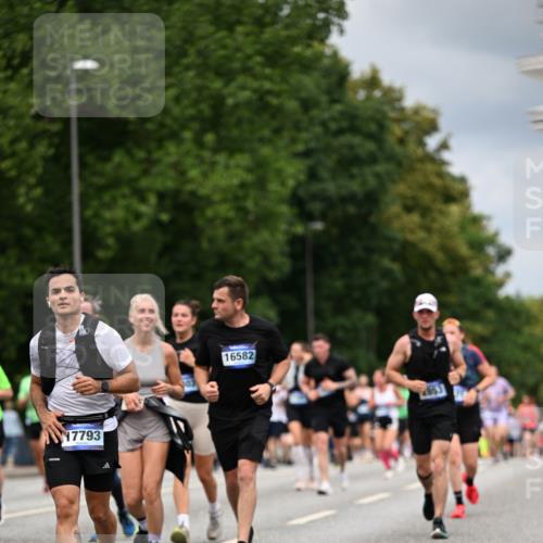 29.06.2025 - hella hamburg halbmarathon Dr. Thomas Lammeyer http://msf.ph/oto/8367501 29.06.2025 10:41:55 Kennedybrücke 1337, 1475, 1799, 1985, 2016, 2031, 2480, 2853, 4442, 4762, 5139, 5522, 5523, 5640, 6697, 6955, 7085, 7124, 7321, 7544, 8499, 8811, 8843, 8985, 9288, 9894, 10159, 10506, 10836 meine-sportfotos.de