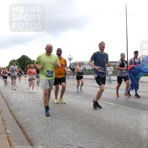 29.06.2025 - hella hamburg halbmarathon Lena Gebhardt http://msf.ph/oto/8367546 29.06.2025 10:48:39 Lombardsbrücke 18961, 2475, 15489, 16935, 16498, 9787, 1142, 1157, 1167, 1584, 1645, 2037, 2195, 2418, 2437, 2438, 2475, 2627, 2716, 2756, 2792, 2909, 3215, 3224, 3320, 3504, 3661, 3679, 3933, 4588, 5010, 5479, 5480, 5585, 5781, 5952, 6015, 6143, 6437, 7062, 7203, 7532, 7947, 7948, 8461, 8719, 8760, 8948, 9552, 9775, 9787, 9921, 10059, 10145, 10204, 10366, 10524, 10654, 10656, 11364, 11365, 13814, 13845, 15715, 16498, 16499, 16701 meine-sportfotos.de
