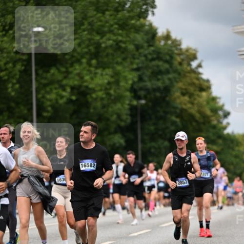 29.06.2025 - hella hamburg halbmarathon Dr. Thomas Lammeyer http://msf.ph/oto/8367559 29.06.2025 10:41:56 Kennedybrücke 1337, 1475, 1799, 1985, 2016, 2031, 2480, 2853, 4442, 4762, 5139, 5522, 5523, 6697, 6955, 7085, 7124, 7321, 7544, 7629, 8499, 8811, 8843, 8985, 9288, 9894, 10025, 10159, 10506, 10836 meine-sportfotos.de