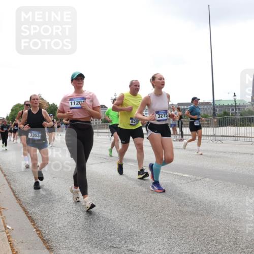 29.06.2025 - hella hamburg halbmarathon Lena Gebhardt http://msf.ph/oto/8367561 29.06.2025 10:39:33 Lombardsbrücke 3353, 1120, 820, 3275, 1760, 1856, 1883, 2092, 2313, 2571, 2574, 2578, 2843, 2893, 2976, 2998, 3046, 3275, 3353, 3727, 4298, 4523, 4603, 4609, 4659, 4752, 4855, 4882, 5045, 5701, 6321, 6342, 6343, 6427, 6428, 6611, 6719, 6726, 6739, 6748, 7053, 7125, 7199, 7341, 7429, 7501, 7506, 7524, 7589, 7684, 7815, 8203, 8243, 8457, 8995, 9393, 9420, 9446, 9569, 9698, 9747, 9777, 10001, 10315, 10441, 10512, 10516 meine-sportfotos.de