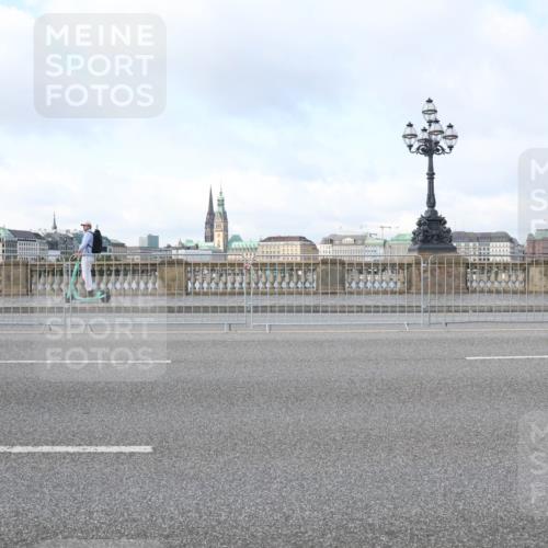 29.06.2025 - hella hamburg halbmarathon Lena Gebhardt http://msf.ph/oto/8367722 29.06.2025 08:49:53 Lombardsbrücke 399 meine-sportfotos.de