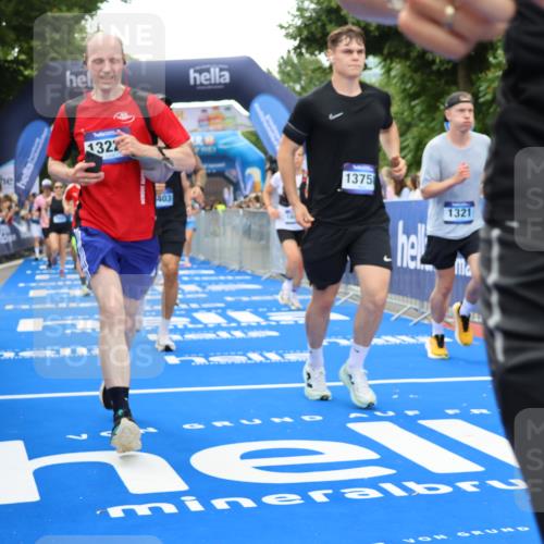 29.06.2025 - hella hamburg halbmarathon Strokosch-Dieckow http://msf.ph/oto/8367745 29.06.2025 10:50:01 Ziel 1216, 1321, 1507, 2020, 2540, 3562, 3692, 3852, 7100, 7657, 8313, 8454, 9031, 9213, 9303, 9491, 9965, 12203, 12271, 12527, 12733, 13225, 13282, 13758, 14257, 16403, 16716, 16732, 16887, 18228, 18657, 18658, 18884, 19112 meine-sportfotos.de