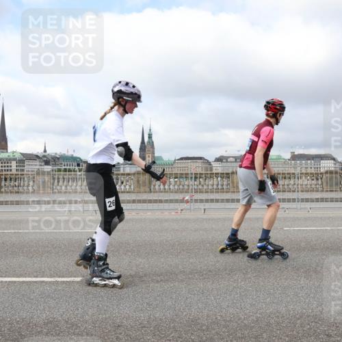 29.06.2025 - hella hamburg halbmarathon Lena Gebhardt http://msf.ph/oto/8367754 29.06.2025 09:10:54 Lombardsbrücke 26 meine-sportfotos.de