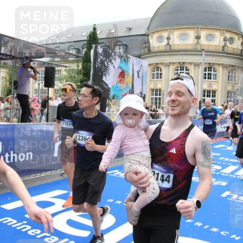 29.06.2025 - hella hamburg halbmarathon Michael Strokosch http://msf.ph/oto/8367759 29.06.2025 10:57:32 Ziel 2236, 3435, 4502, 5015, 5134, 5728, 6281, 6302, 8393, 9727, 12144, 13245, 13394, 15695, 16093, 16830, 17160, 17758, 17828 meine-sportfotos.de