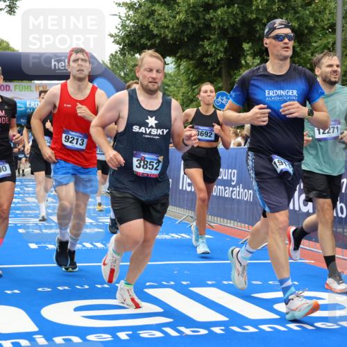 29.06.2025 - hella hamburg halbmarathon Strokosch-Dieckow http://msf.ph/oto/8367789 29.06.2025 10:50:00 Ziel 1216, 1321, 1507, 2020, 2540, 3562, 3692, 3852, 7100, 7657, 8313, 8454, 9031, 9213, 9303, 9491, 9965, 12203, 12271, 12527, 12733, 13225, 13282, 13758, 14257, 16403, 16716, 16732, 16887, 18228, 18657, 18658, 18884, 19112 meine-sportfotos.de