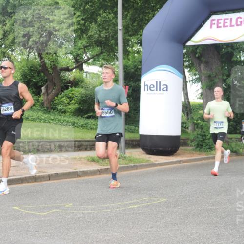 29.06.2025 - hella hamburg halbmarathon KatJ http://msf.ph/oto/8367798 29.06.2025 10:23:13 Zwischen KM18-KM19 5550, 7901 meine-sportfotos.de