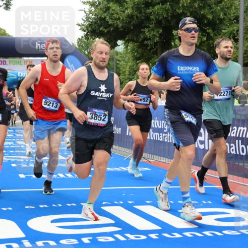 29.06.2025 - hella hamburg halbmarathon Strokosch-Dieckow http://msf.ph/oto/8367832 29.06.2025 10:50:00 Ziel 1216, 1321, 1507, 2020, 2540, 3562, 3692, 3852, 7100, 7657, 8313, 8454, 9031, 9213, 9303, 9491, 9965, 12203, 12271, 12527, 12733, 13225, 13282, 13758, 14257, 16403, 16716, 16732, 16887, 18228, 18657, 18658, 18884, 19112 meine-sportfotos.de