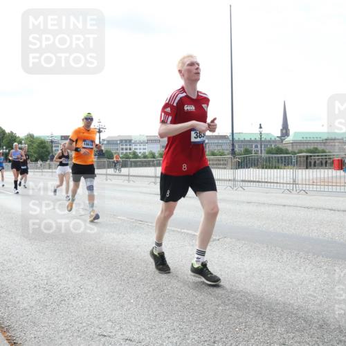 29.06.2025 - hella hamburg halbmarathon Lena Gebhardt http://msf.ph/oto/8367884 29.06.2025 10:14:38 Lombardsbrücke 10610, 8, 8, 383, 1071, 1406, 1728, 2046, 2494, 2601, 2690, 2990, 3020, 3025, 3154, 3454, 3691, 3756, 3834, 3939, 5191, 5608, 5670, 5981, 6028, 6083, 6089, 6366, 6935, 7195, 7209, 7439, 7442, 7802, 7840, 7991, 8001, 8055, 8147, 8409, 8755, 8892, 9173, 9556, 9663, 9709, 9845, 10224, 10391, 10610, 10963, 12467, 13237, 13285, 14488, 16126 meine-sportfotos.de