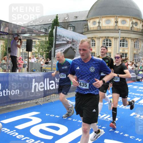 29.06.2025 - hella hamburg halbmarathon Michael Strokosch http://msf.ph/oto/8367885 29.06.2025 10:57:33 Ziel 2236, 3435, 4502, 5015, 5134, 5728, 6281, 6302, 8393, 9727, 12144, 13245, 13394, 15695, 16093, 17758, 17828 meine-sportfotos.de