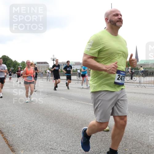 29.06.2025 - hella hamburg halbmarathon Lena Gebhardt http://msf.ph/oto/8367887 29.06.2025 10:48:40 Lombardsbrücke 15489, 16701, 95181, 2470, 1142, 1167, 1584, 1645, 2037, 2160, 2195, 2418, 2437, 2438, 2475, 2627, 2716, 2756, 2792, 2909, 3215, 3224, 3320, 3504, 3661, 3933, 4588, 5010, 5479, 5480, 5585, 5781, 6015, 6143, 6437, 7062, 7203, 7532, 7947, 7948, 8461, 8719, 8760, 8948, 9552, 9775, 9787, 9921, 10059, 10145, 10204, 10366, 10524, 10654, 10656, 11364, 11365, 13814, 13845, 15715, 16498, 16499, 16701 meine-sportfotos.de