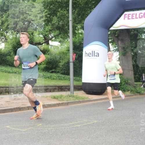 29.06.2025 - hella hamburg halbmarathon KatJ http://msf.ph/oto/8367902 29.06.2025 10:23:14 Zwischen KM18-KM19 5550, 7901 meine-sportfotos.de