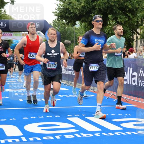 29.06.2025 - hella hamburg halbmarathon Strokosch-Dieckow http://msf.ph/oto/8367959 29.06.2025 10:49:59 Ziel 1216, 1321, 1507, 2020, 2540, 3562, 3692, 3852, 7100, 7657, 8454, 8455, 9031, 9213, 9303, 9491, 9965, 12203, 12271, 12527, 12733, 13225, 13758, 14257, 16403, 16716, 16732, 16887, 18228, 18657, 18658, 18884, 19112 meine-sportfotos.de