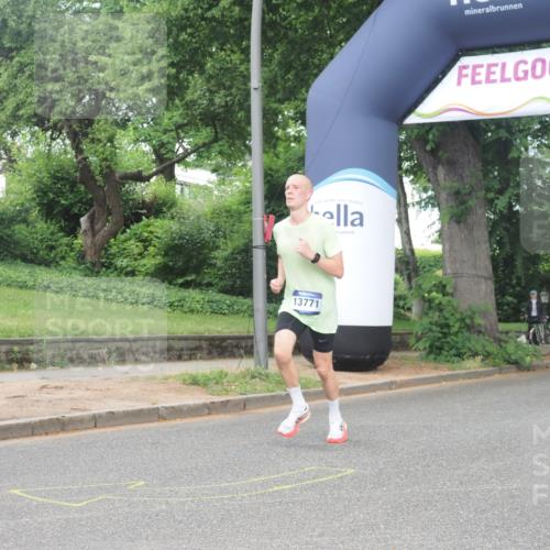 29.06.2025 - hella hamburg halbmarathon KatJ http://msf.ph/oto/8367984 29.06.2025 10:23:14 Zwischen KM18-KM19 5550, 7901 meine-sportfotos.de