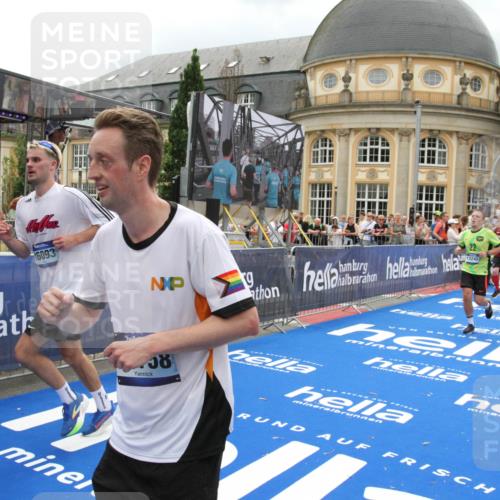 29.06.2025 - hella hamburg halbmarathon Michael Strokosch http://msf.ph/oto/8368007 29.06.2025 10:57:35 Ziel 1239, 2236, 2652, 3435, 4502, 5015, 5134, 5457, 5458, 5728, 6281, 6302, 8393, 12144, 13245, 14571, 15695, 16093, 17758 meine-sportfotos.de
