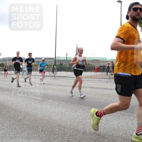 29.06.2025 - hella hamburg halbmarathon Lena Gebhardt http://msf.ph/oto/8368023 29.06.2025 10:48:41 Lombardsbrücke 15489, 1670, 18496, 18967, 1142, 1167, 1584, 1645, 2037, 2160, 2195, 2437, 2438, 2475, 2627, 2716, 2756, 2792, 2909, 3215, 3224, 3320, 3504, 3661, 3933, 4588, 5010, 5479, 5480, 5585, 5781, 6015, 6143, 6437, 6566, 7062, 7203, 7532, 7947, 7948, 8461, 8719, 8760, 8948, 9552, 9775, 9787, 10059, 10145, 10204, 10366, 10524, 10654, 10656, 11364, 11365, 13814, 13845, 15715, 16498, 16499, 16701 meine-sportfotos.de