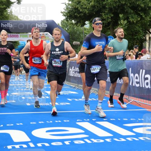 29.06.2025 - hella hamburg halbmarathon Strokosch-Dieckow http://msf.ph/oto/8368025 29.06.2025 10:49:59 Ziel 1216, 1321, 1507, 2020, 2540, 3562, 3692, 3852, 7100, 7657, 8454, 8455, 9031, 9213, 9303, 9491, 9965, 12203, 12271, 12527, 12733, 13225, 13758, 14257, 16403, 16716, 16732, 16887, 18228, 18657, 18658, 18884, 19112 meine-sportfotos.de