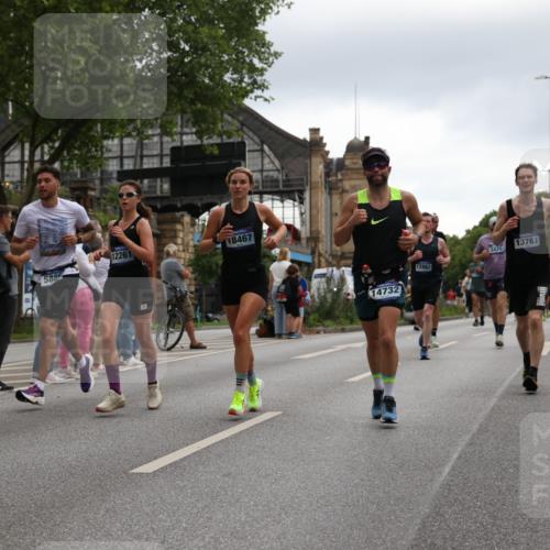 29.06.2025 - hella hamburg halbmarathon Yannick Fuchs http://msf.ph/oto/8368048 29.06.2025 10:53:27 20KM 2348, 2584, 2780, 3114, 3279, 3425, 3983, 4088, 4238, 4592, 4796, 5885, 6087, 6220, 6438, 7031, 7223, 7287, 8030, 9985, 10488, 10587, 10759, 10896, 10943, 11018, 11757, 11935, 11938, 12206, 12261, 12564, 12736, 12779, 12862, 13583, 13706, 13761, 14567, 14732, 14902, 14928, 14965, 15232, 15284, 15785, 16227, 16341, 16530, 16754, 16910, 16915, 16980, 17176, 17304, 17503, 17630, 18467, 18485, 18716, 18855, 19015, 19160 meine-sportfotos.de