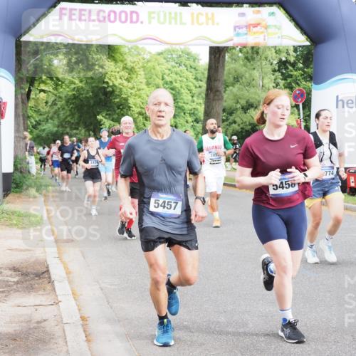 29.06.2025 - hella hamburg halbmarathon MichiJ http://msf.ph/oto/8368053 29.06.2025 10:44:14 Zwischen KM18-KM19 1200, 1715, 1833, 2025, 2488, 3093, 3413, 3859, 4426, 4467, 5457, 5458, 5728, 12774, 13376, 15189, 15584, 15726, 16830, 17769, 18966 meine-sportfotos.de